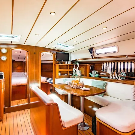 Bed & Boat Mariiner Πλωτό κατάλυμα