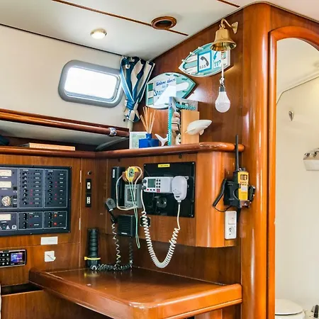 Πλωτό κατάλυμα Bed & Boat Mariiner