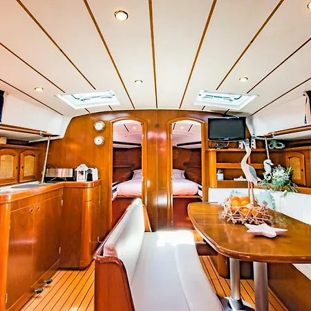 Bed & Boat Mariiner Πλωτό κατάλυμα *