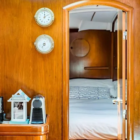 Πλωτό κατάλυμα Bed & Boat Mariiner *