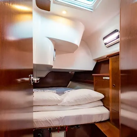 Πλωτό κατάλυμα Bed & Boat Mariiner *